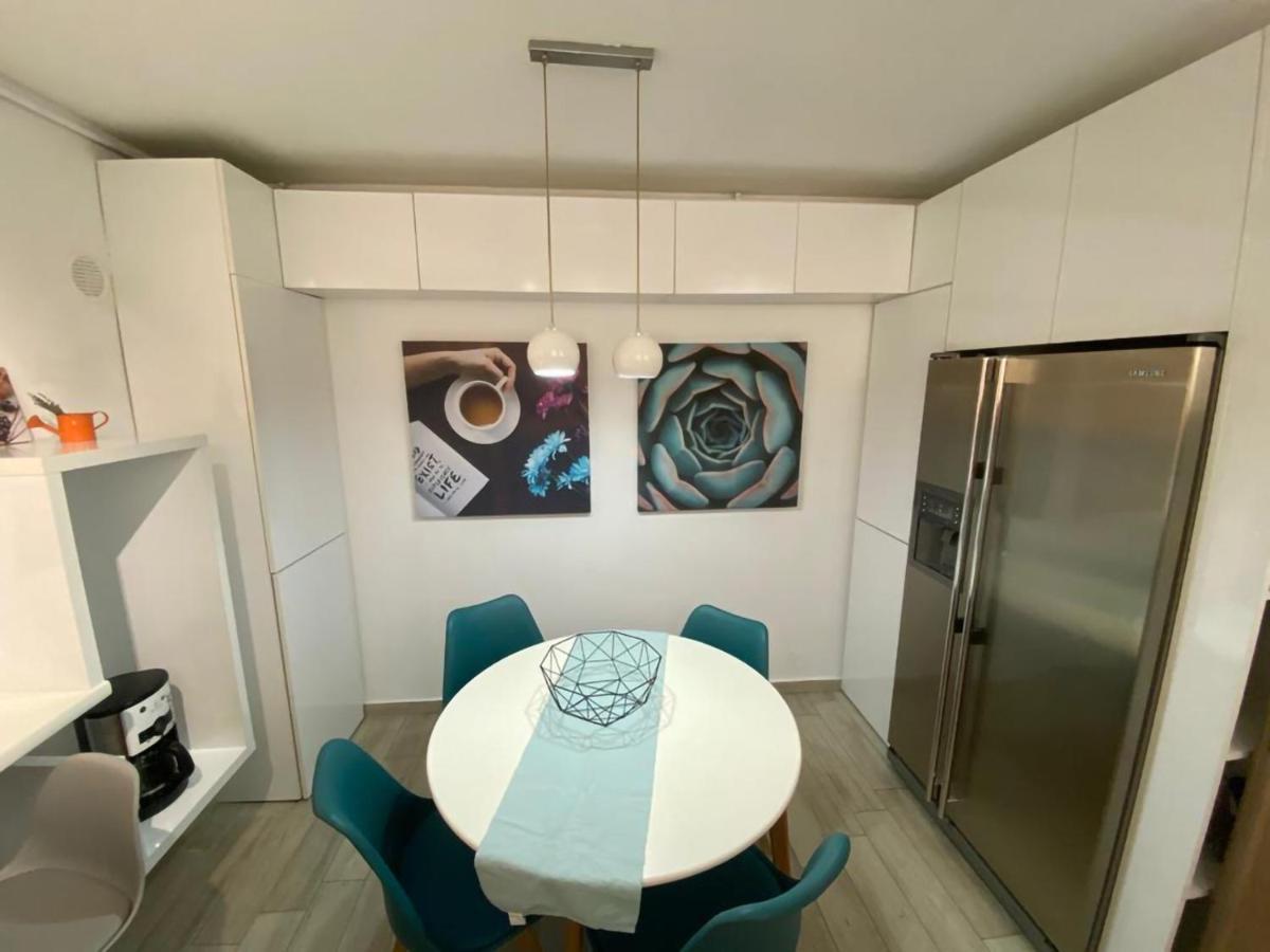 Beautiful Modern Apartment Craiova Exteriér fotografie