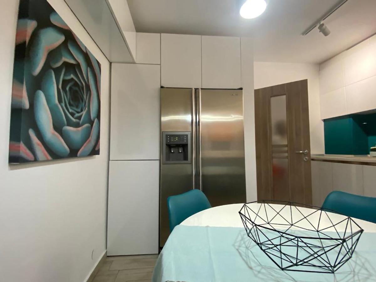 Beautiful Modern Apartment Craiova Exteriér fotografie
